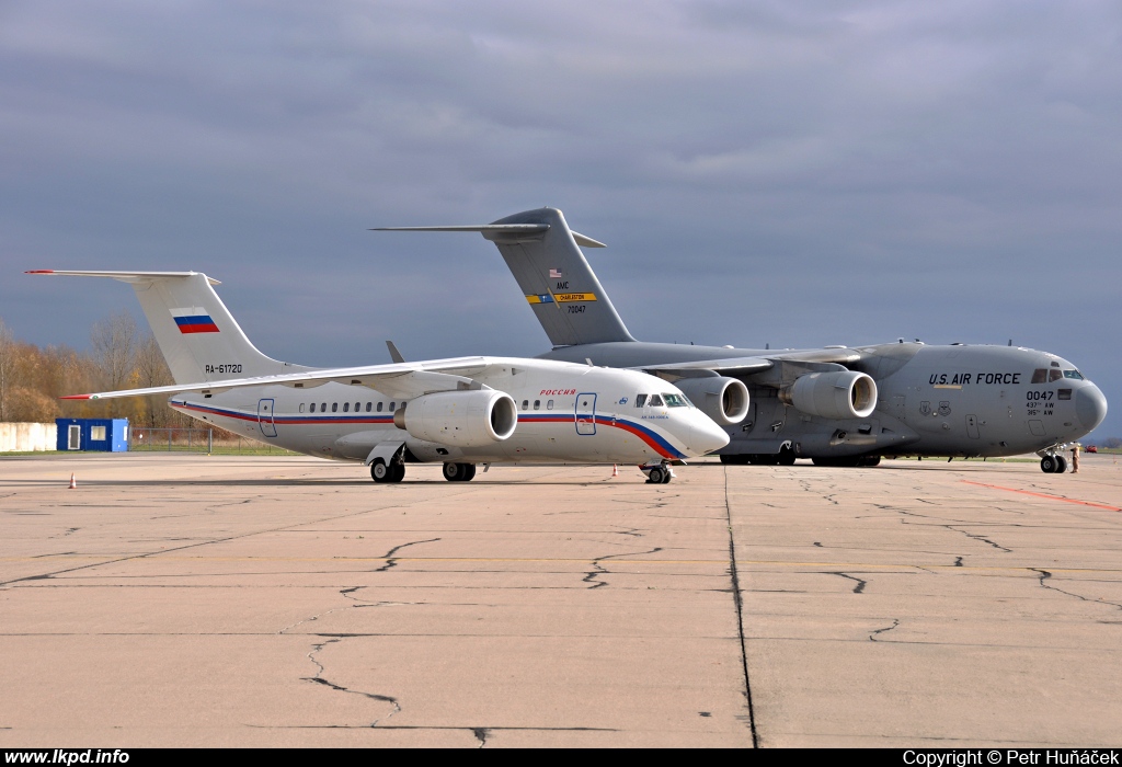 Rossia – Antonov AN-148-100EA RA-61720