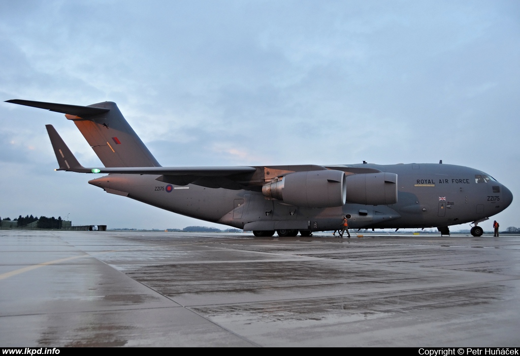  	IJM - International Jet Management – McDonnell Douglas C-17A Globemaster ZZ175