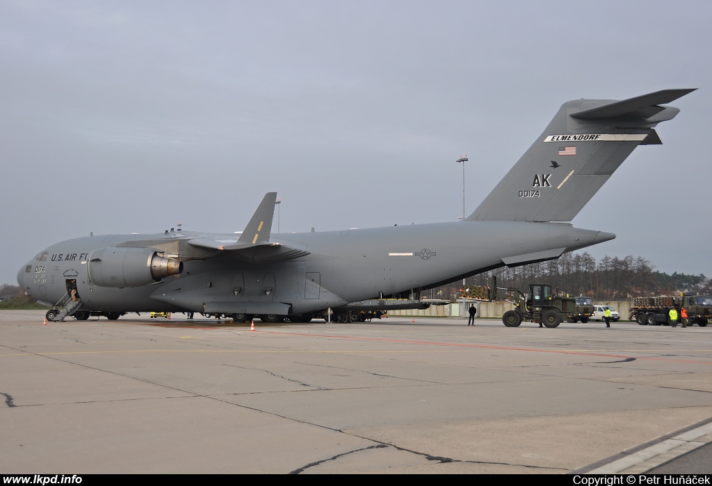 USAF – McDonnell Douglas C-17A Globemaster 00-0174