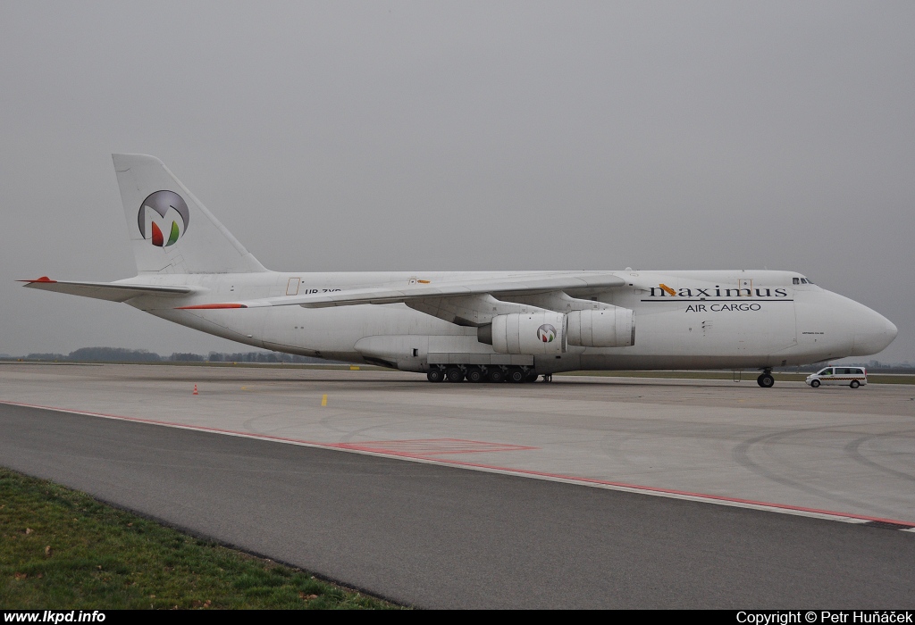 Maximus Air Cargo – Antonov AN-124-100 UR-ZYD