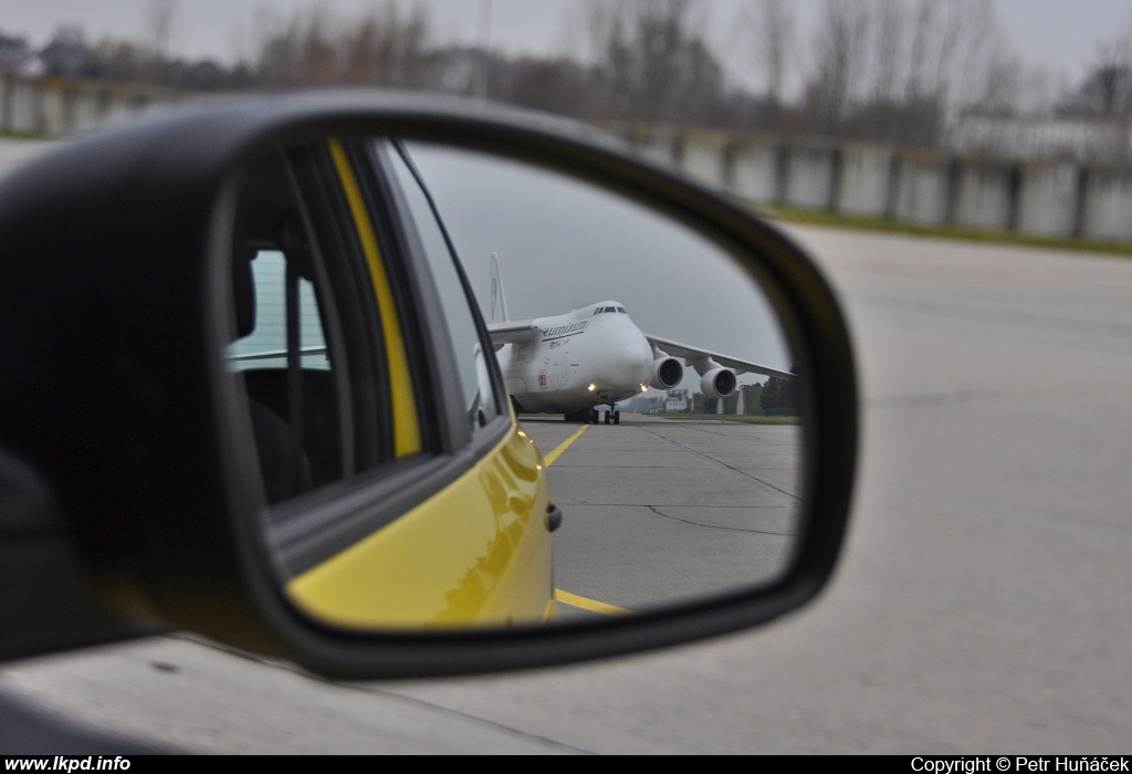 Maximus Air Cargo – Antonov AN-124-100 UR-ZYD