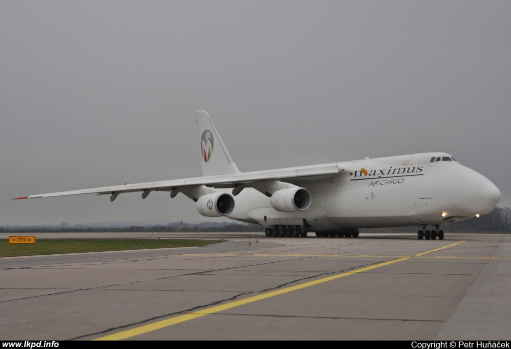 Maximus Air Cargo – Antonov AN-124-100 UR-ZYD