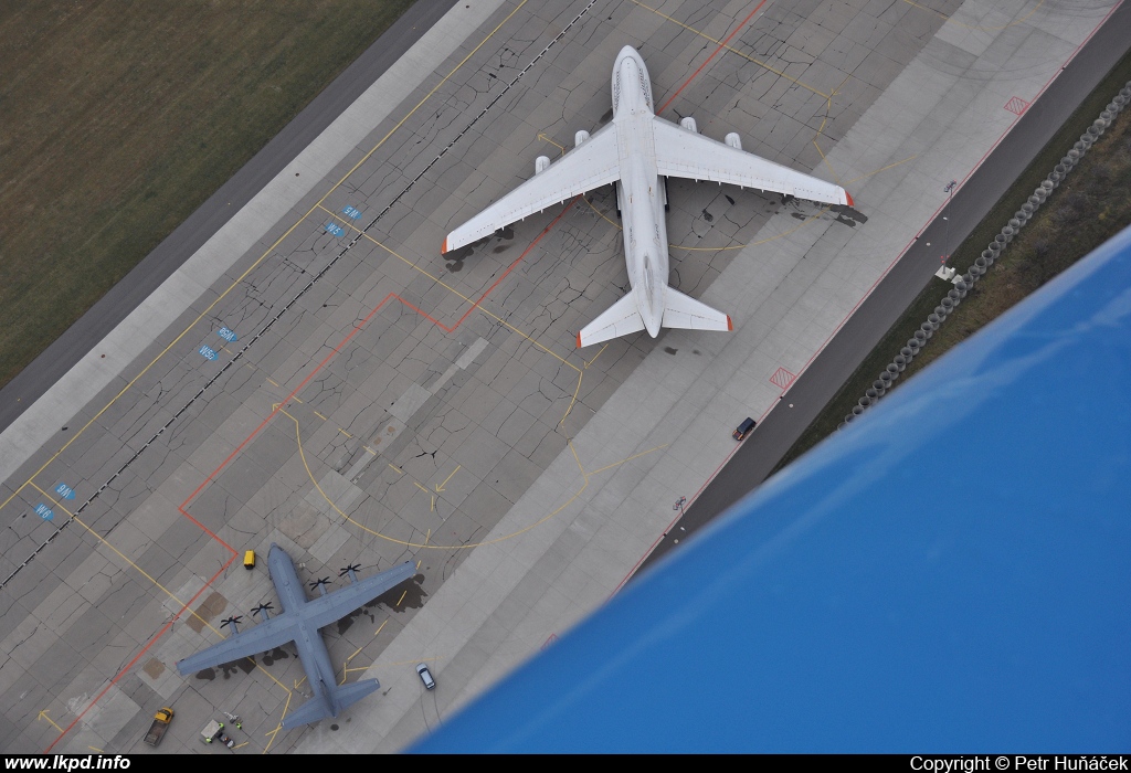 Maximus Air Cargo – Antonov AN-124-100 UR-ZYD