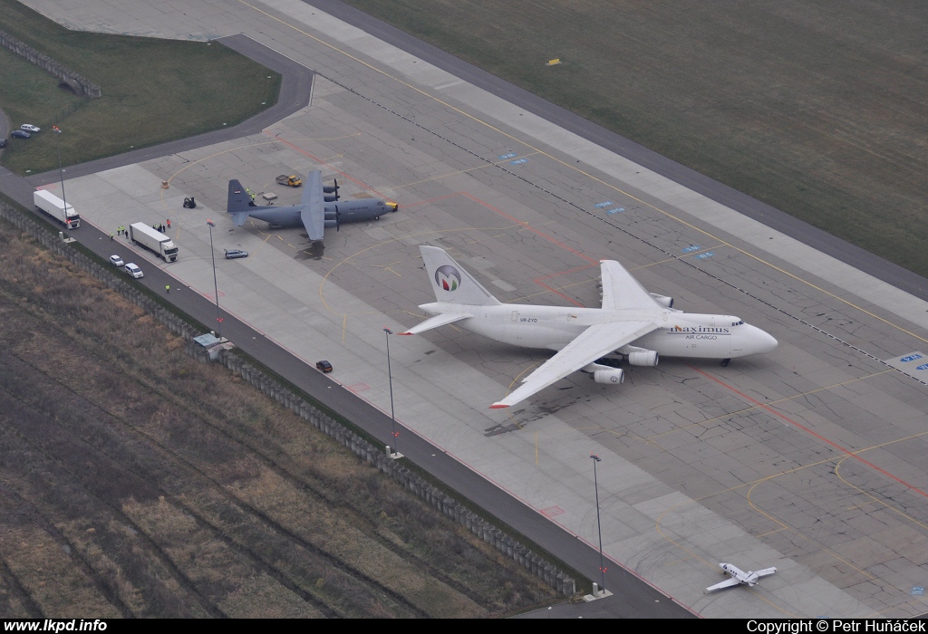 Maximus Air Cargo – Antonov AN-124-100 UR-ZYD