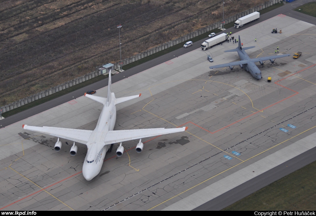 Maximus Air Cargo – Antonov AN-124-100 UR-ZYD