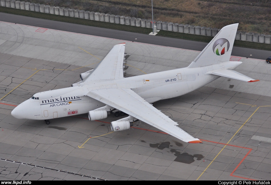 Maximus Air Cargo – Antonov AN-124-100 UR-ZYD