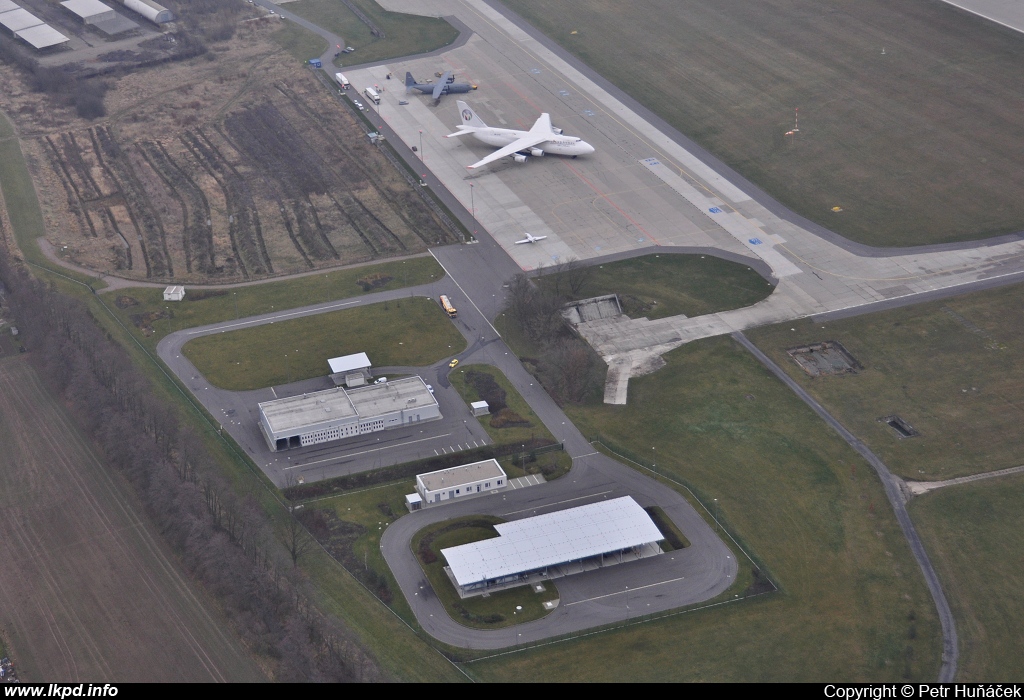 Maximus Air Cargo – Antonov AN-124-100 UR-ZYD