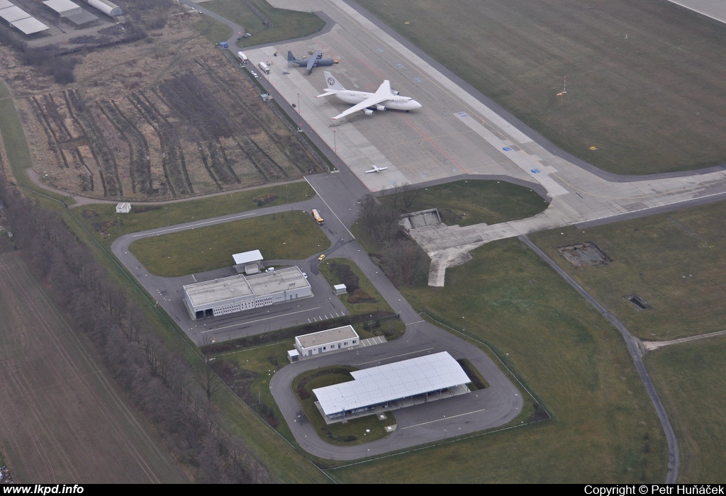 Maximus Air Cargo – Antonov AN-124-100 UR-ZYD