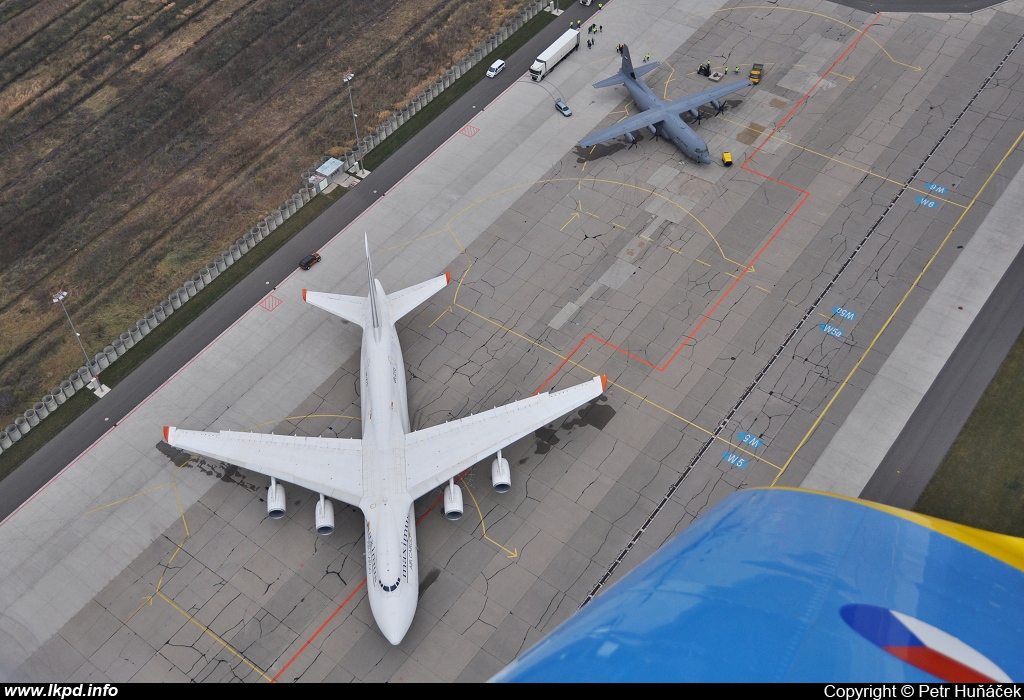 Maximus Air Cargo – Antonov AN-124-100 UR-ZYD