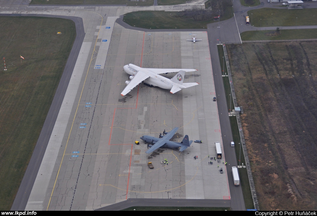 Maximus Air Cargo – Antonov AN-124-100 UR-ZYD