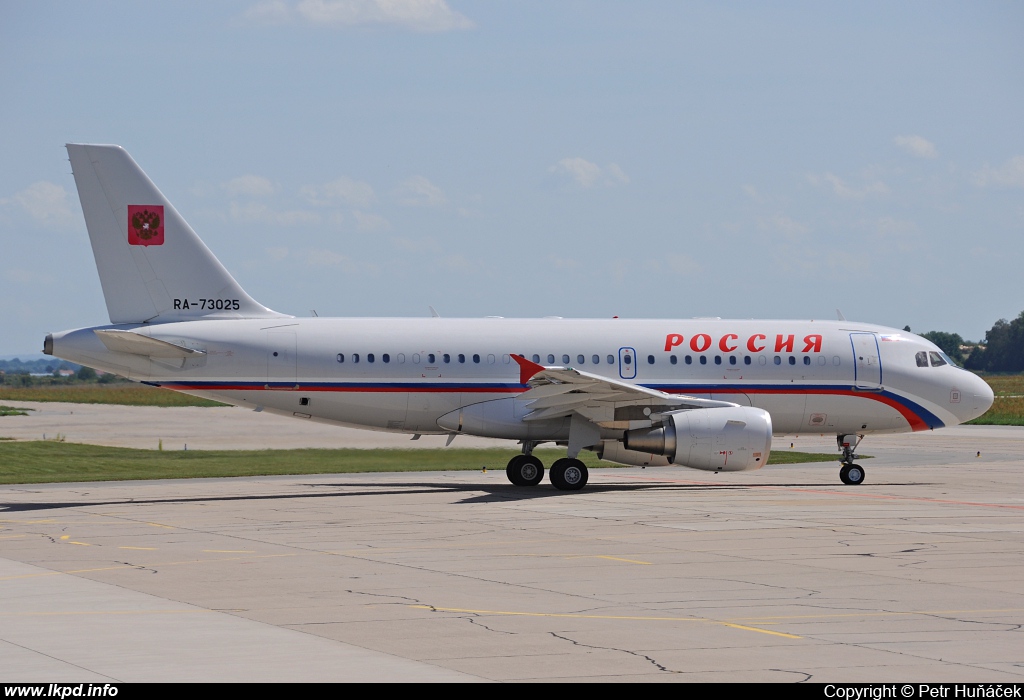 Rossia – Airbus A319-115 (CJ) RA-73025