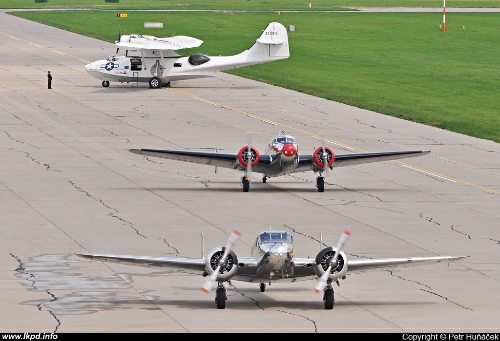 Private/Soukrom – Beech C-45H Expeditor G-BSZC