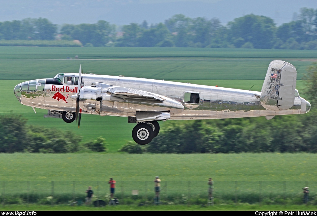 The Flying Bulls – North American B-25J N6123C