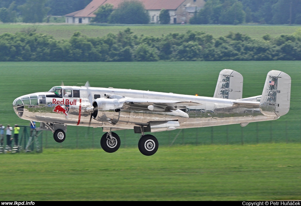 The Flying Bulls – North American B-25J N6123C