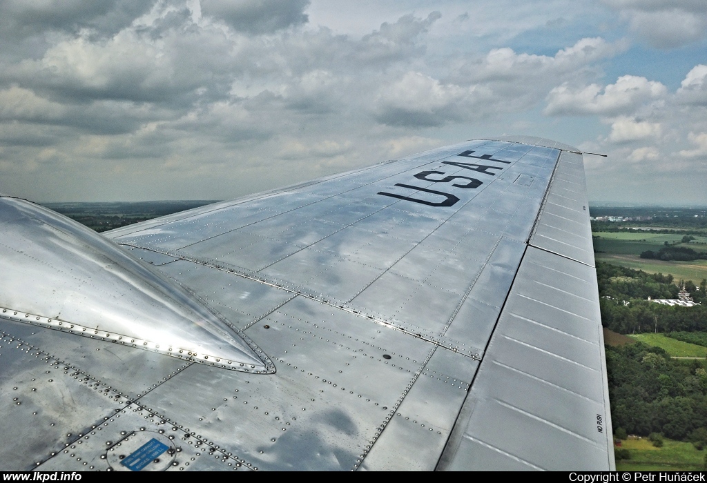 Private/Soukrom – Beech C-45H Expeditor G-BSZC