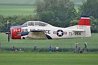 Private/Soukrom – North American T-28B N1328B