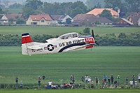 Private/Soukrom – North American T-28B N1328B