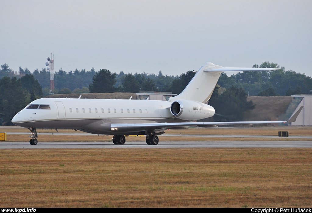 FJ900 – Bombardier BD700-1A11 Global 5000 N821AM