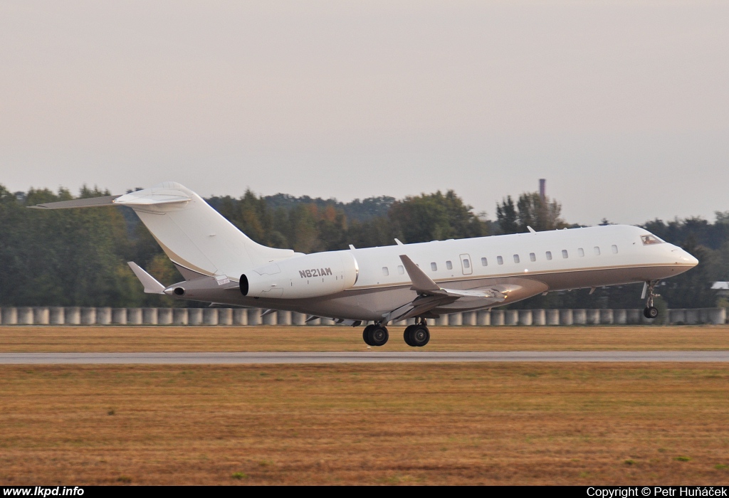 FJ900 – Bombardier BD700-1A11 Global 5000 N821AM