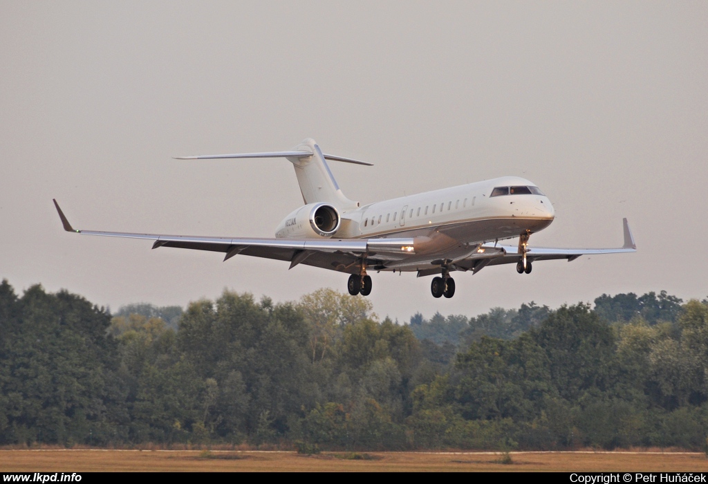 FJ900 – Bombardier BD700-1A11 Global 5000 N821AM