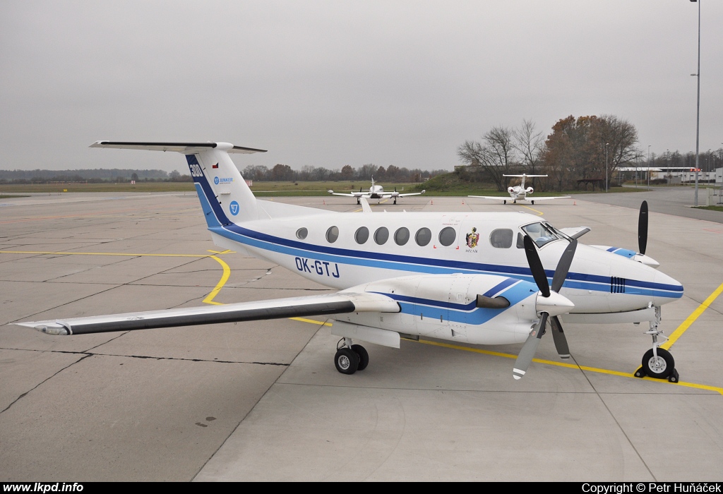 Junker – Beech Super King Air 300LW OK-GTJ