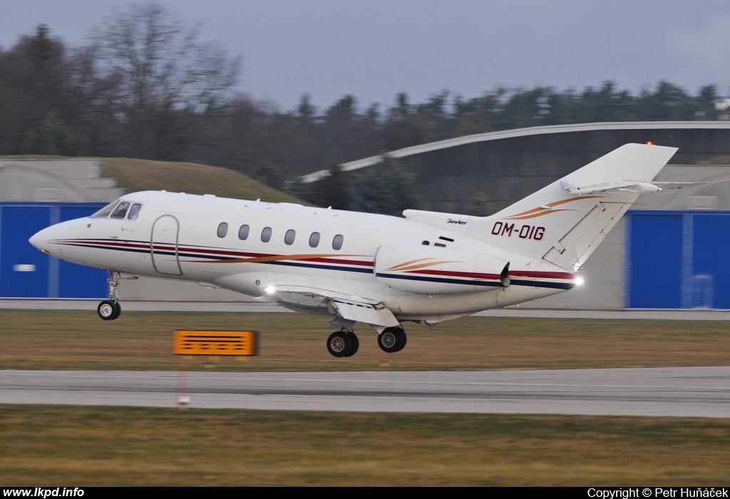 Tatra Jet – Raytheon Hawker 800XP OM-OIG