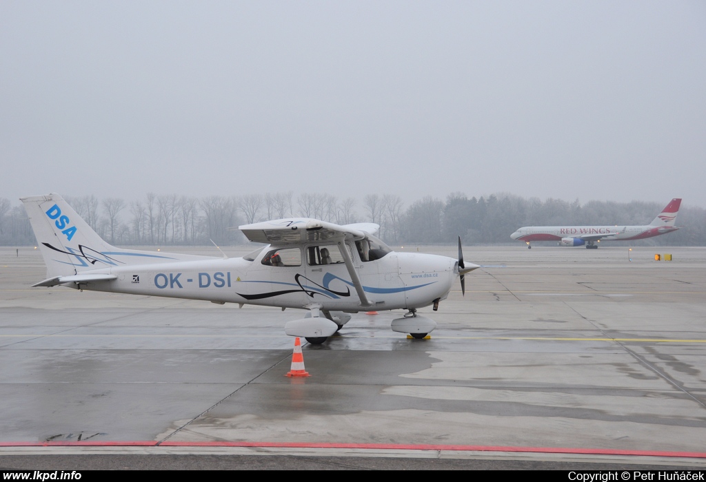 Delta System Air – Cessna 172S Skyhawk SP OK-DSI