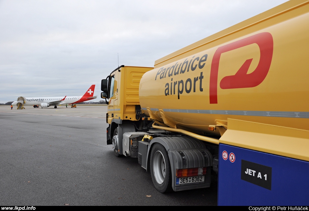 Helvetic Airways – Embraer ERJ-190-100LR HB-JVN