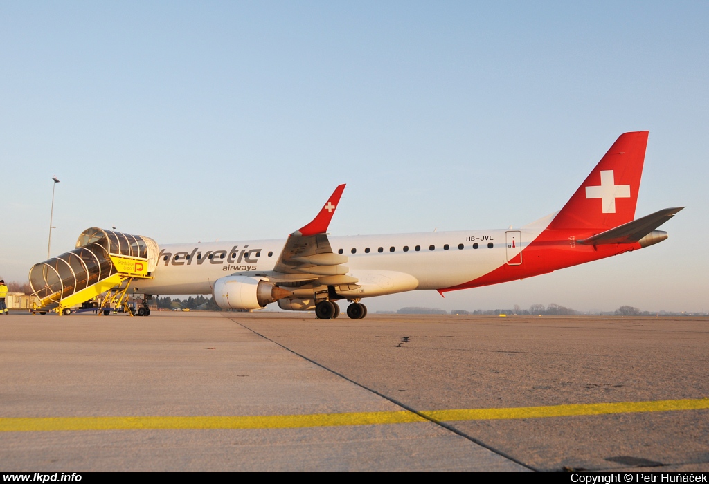 Helvetic Airways – Embraer ERJ-190-100LR HB-JVL