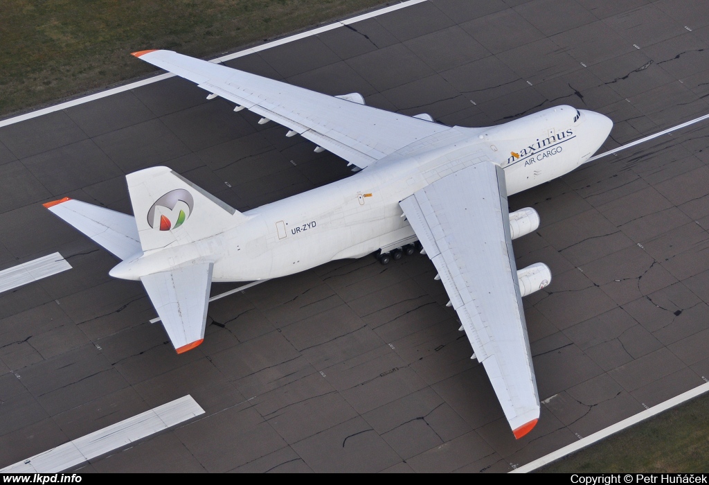 Maximus Air Cargo – Antonov AN-124-100 UR-ZYD