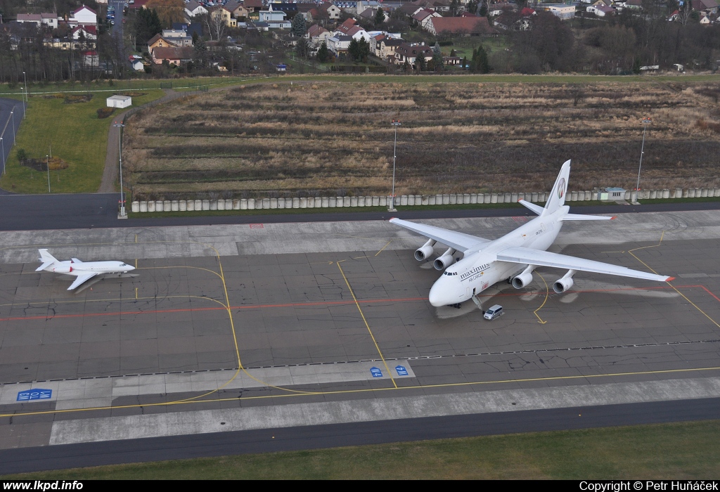 Maximus Air Cargo – Antonov AN-124-100 UR-ZYD