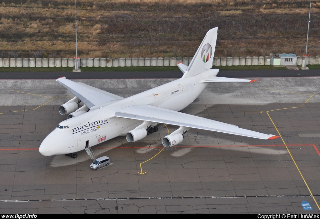 Maximus Air Cargo – Antonov AN-124-100 UR-ZYD