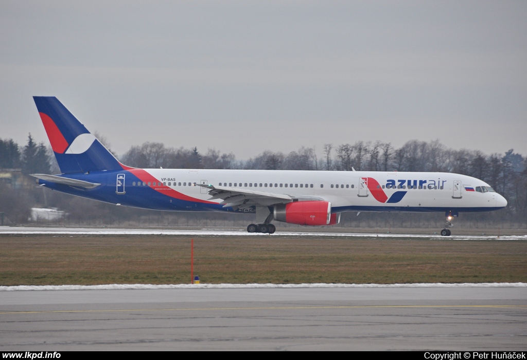 Azur Air – Boeing B757-28A VP-BAS