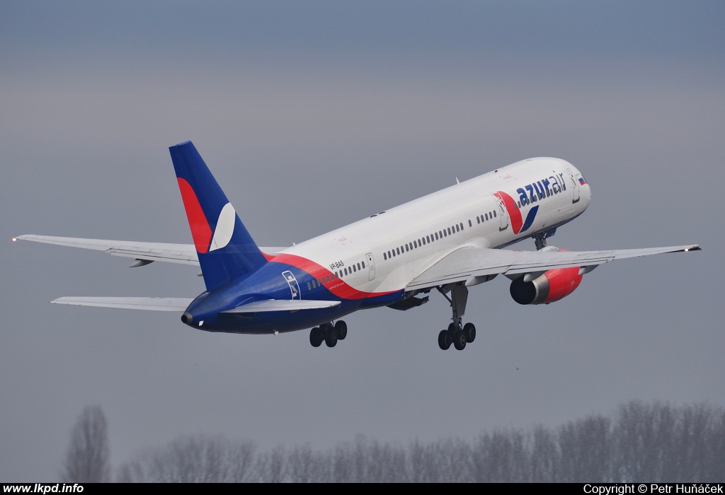 Azur Air – Boeing B757-28A VP-BAS