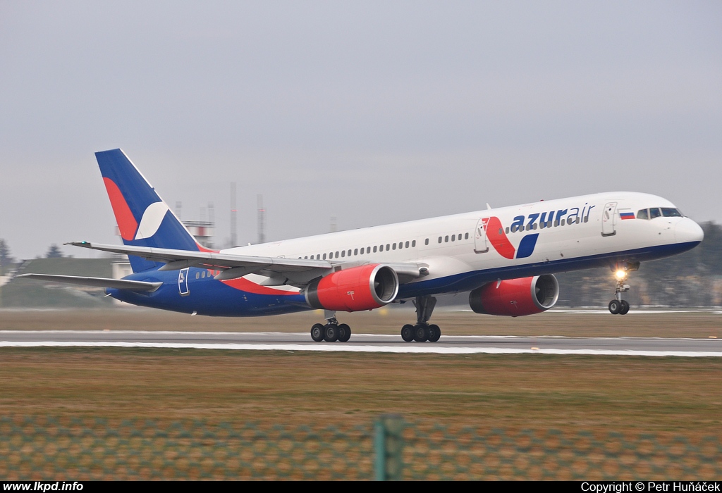 Azur Air – Boeing B757-28A VP-BAS