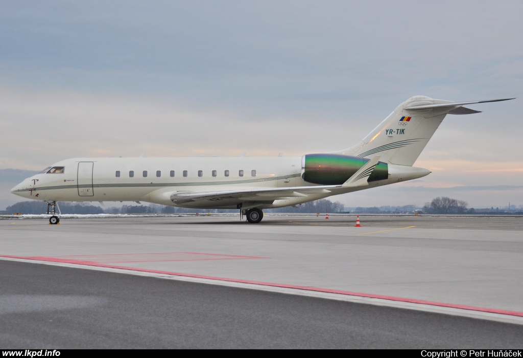 Tiriac Air – Bombardier BD700-1A11 Global 5000 YR-TIK