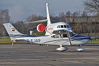 Private/Soukrom – Cessna 182TC D-EJAP