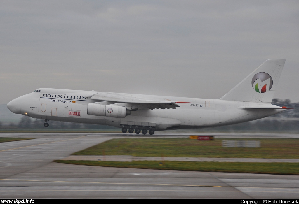 Maximus Air Cargo – Antonov AN-124-100 UR-ZYD