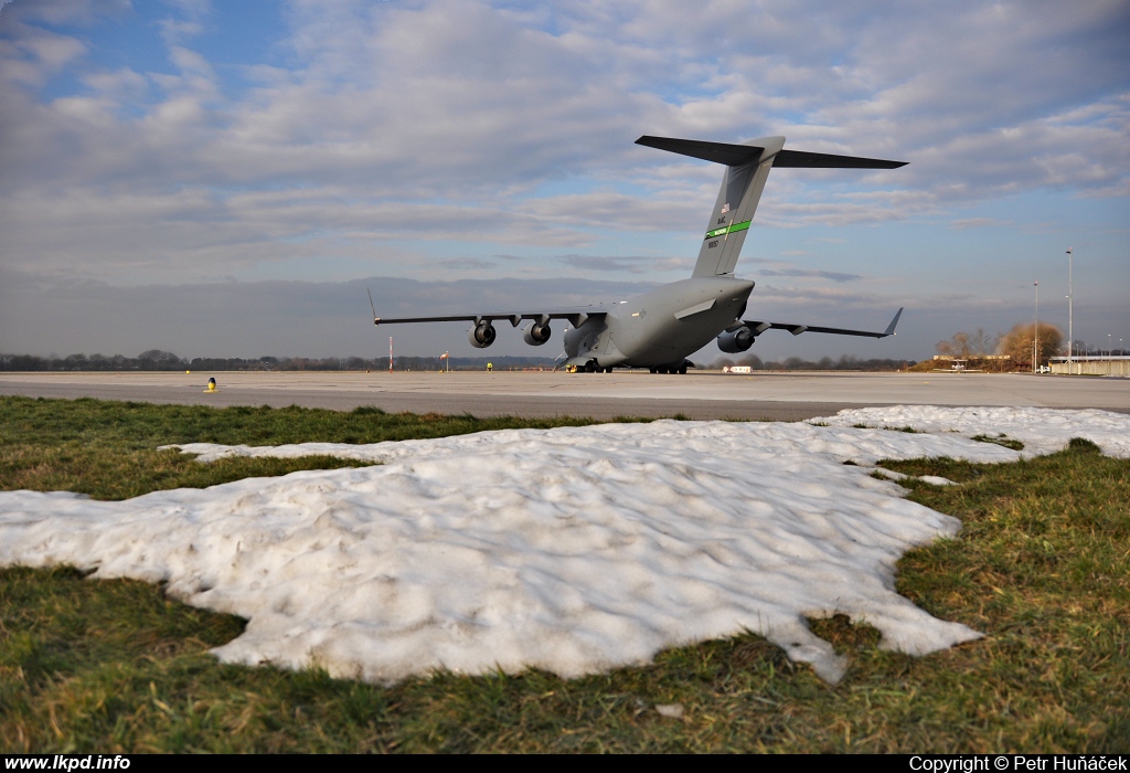 USAF – McDonnell Douglas C-17A Globemaster 08-8197