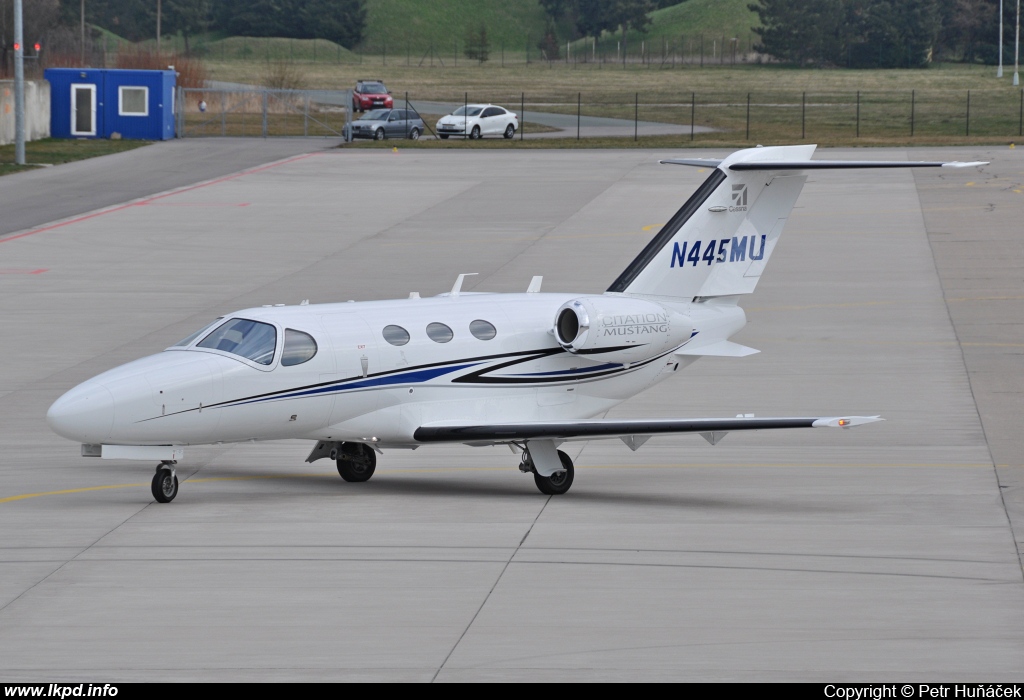 Private/Soukrom – Cessna C510 Mustang N445MU