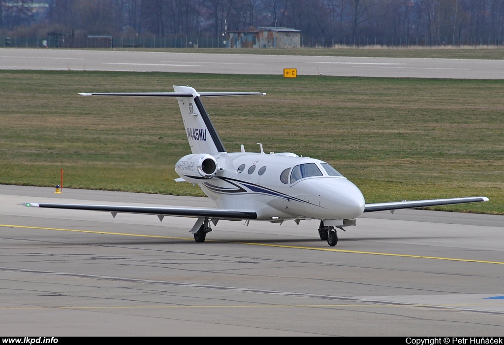 Private/Soukrom – Cessna C510 Mustang N445MU