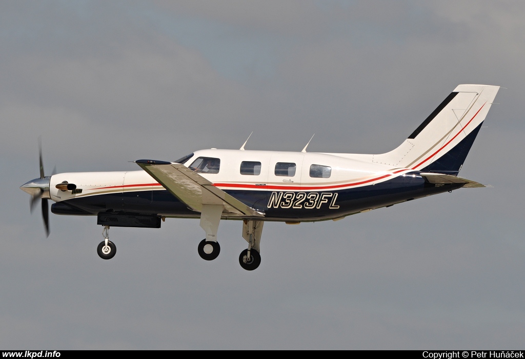 Private/Soukrom – Piper PA-46-310P N323FL