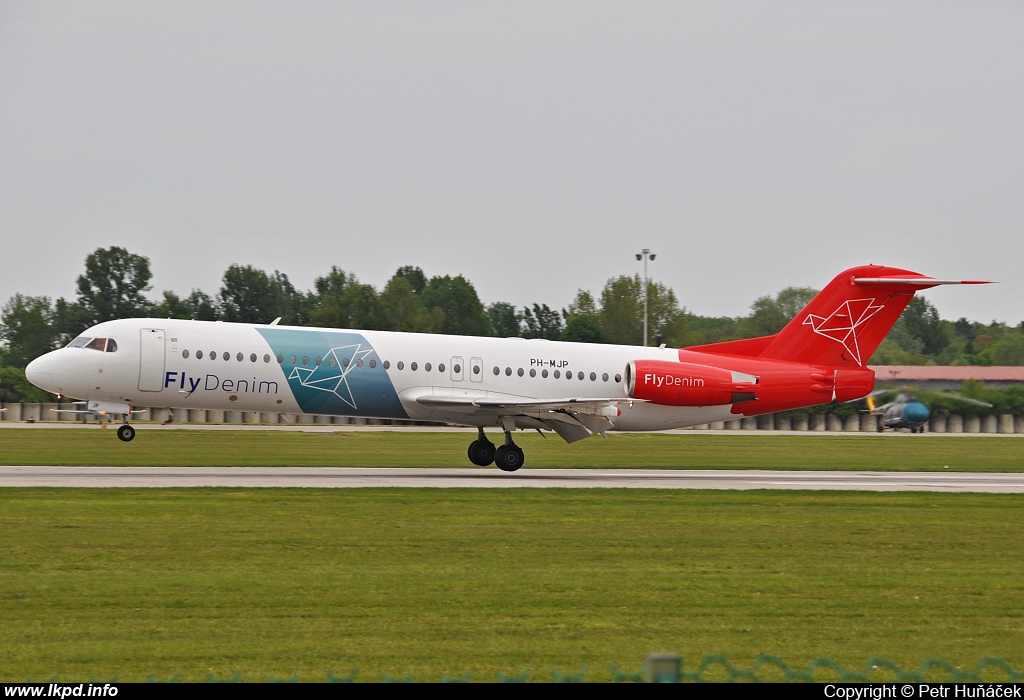 Denim Air – Fokker 100 PH-MJP