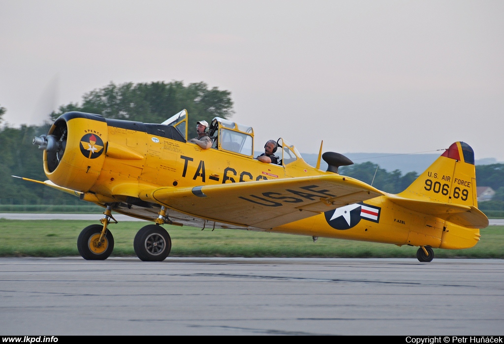 Private/Soukrom – North American SNJ-5 Texan F-AZBL