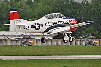 Private/Soukrom – North American T-28B N1328B