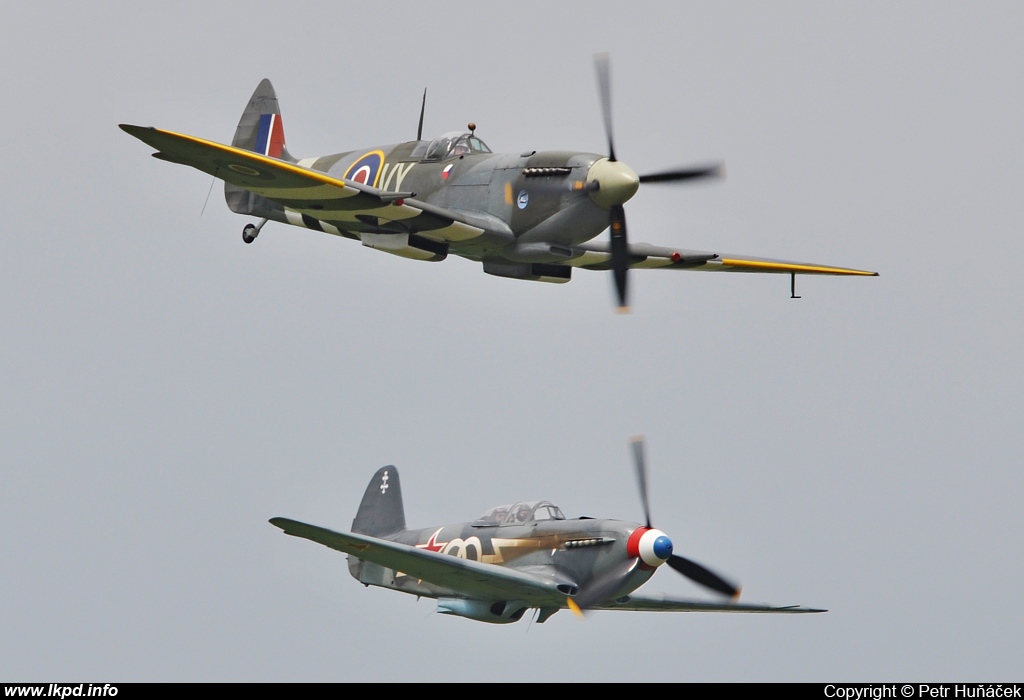 Private/Soukrom – Supermarine 361 Spitfire LF16E G-MXVI