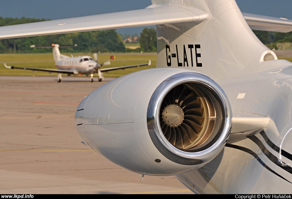 Private/Soukrom – Dassault Aviation Falcon 2000EX G-LATE