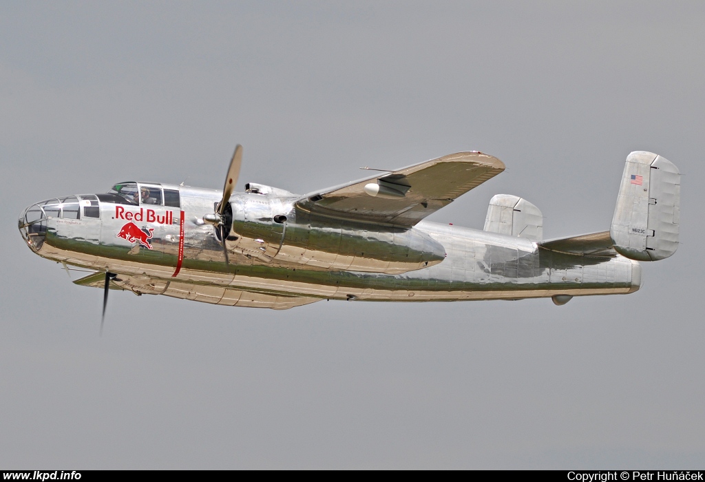 The Flying Bulls – North American B-25J N6123C