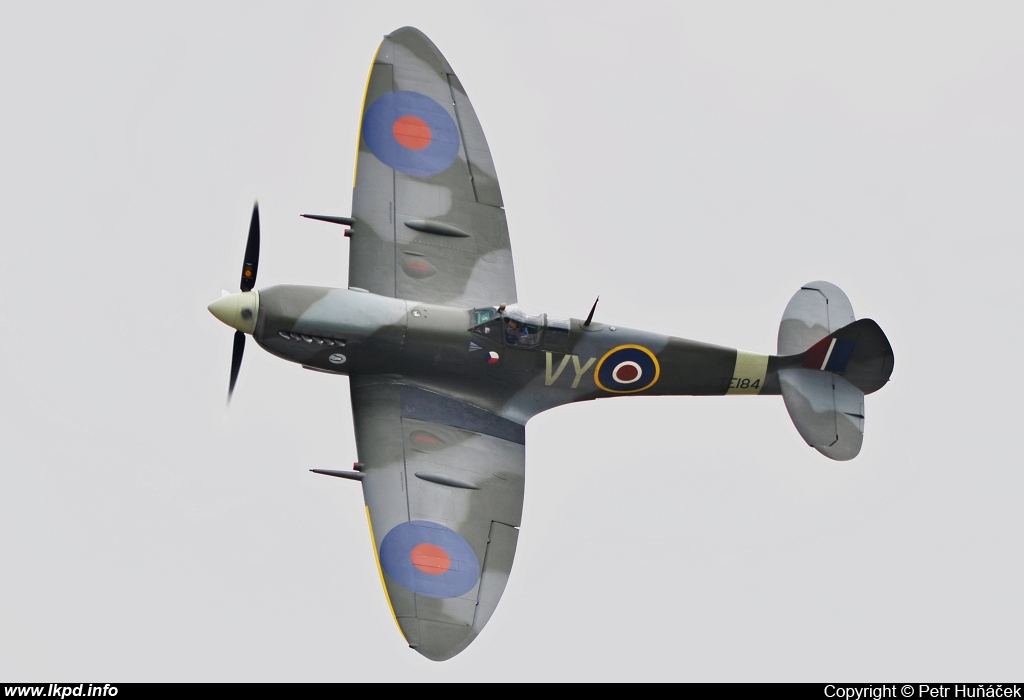 Private/Soukrom – Supermarine 361 Spitfire LF16E G-MXVI