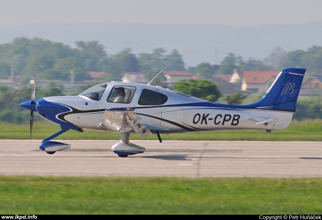 Private/Soukrom – Cirrus SR22-GTS OK-CPB